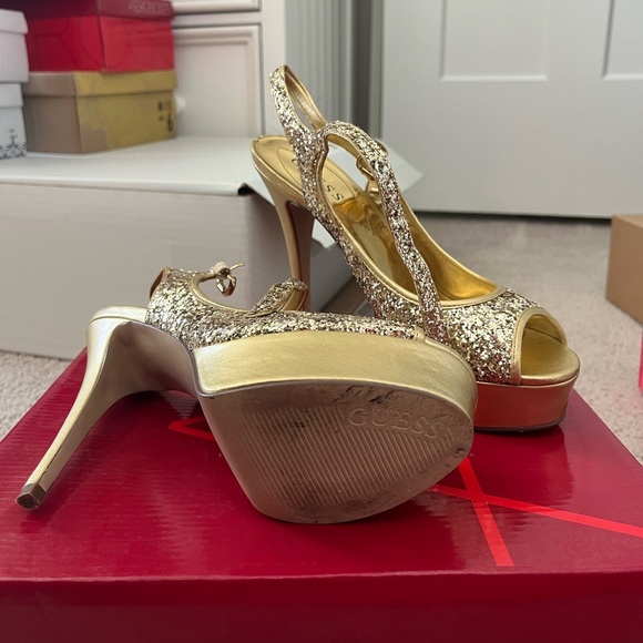 Guess gold sparkle platform heels - Picture 3 of 3
